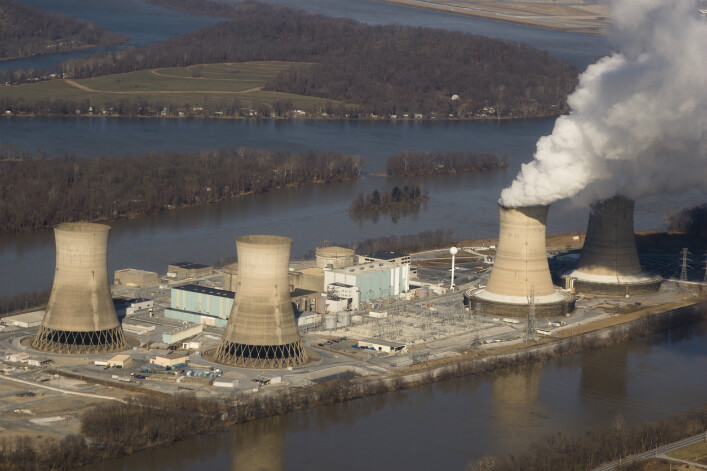 Centrale Nucléaire De Three Mile Island La centrale nucléaire de Three Mile Island, où a eu lieu le troisième