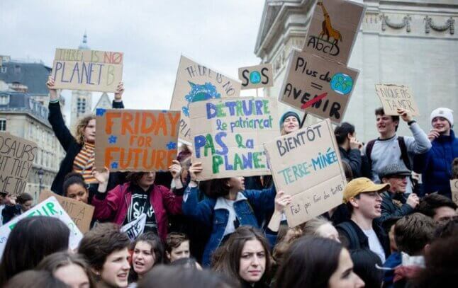 “Fridays for future” : cinq ans après la première marche mondiale pour le climat, des jeunes toujours engagés…