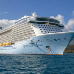 Un paquebot de croisière.