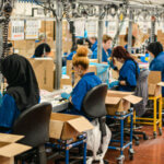 LVMH et Loro Piana ont un an pour montrer leur capacité à répondre à leurs obligations en matière de conditions de travail - Photo de Remy Gieling sur Unsplash