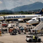 Deux avions de la compagnie aérienne low-cost Ryanair.