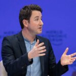 Ces patrons qui soutiennent la justice fiscale et la taxe Zucman - « World Economic Forum Annual Meeting » par World Economic Forum, CC BY-NC-SA 2.0