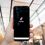 L'application TikTok sur un smartphone.